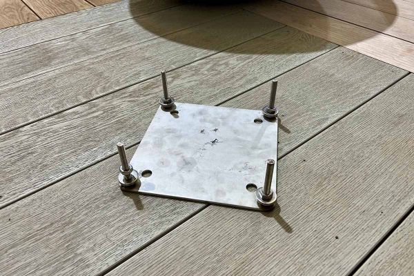 Deluxe Pergola Base Levelling Plates, illustrating the robust design and easy-to-use levelling system for perfect installation.***
