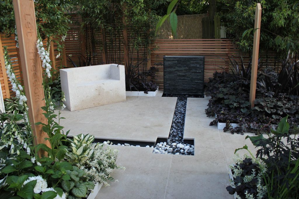 RHS Hampton Court 2013: Stephen A Ryan Wins Silver Gilt with Beige Moleanos Limestone